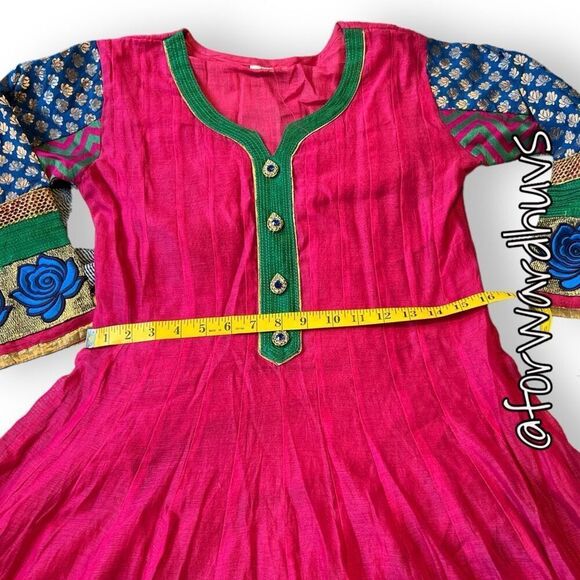 Elegant Celebration Kurta With Pants and Dupatta Size Medium - Picture 7 of 12